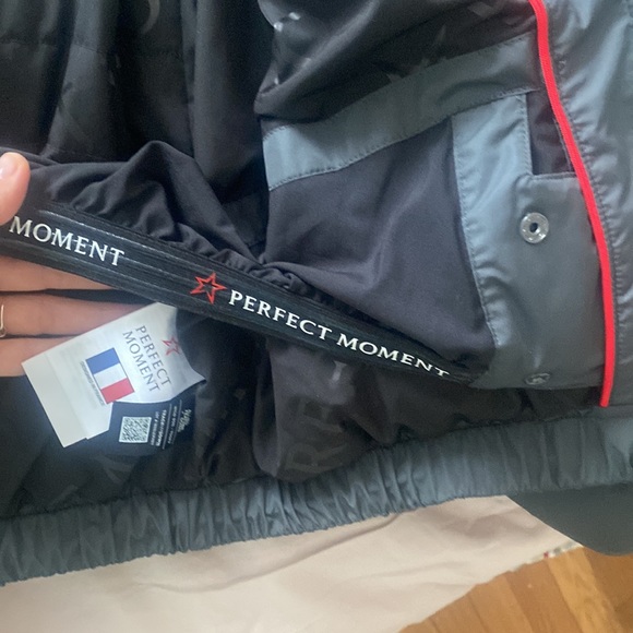 PERFECT MOMENT small S 
Moment hooded two-tone quilted down ski jacket - Picture 9 of 9
